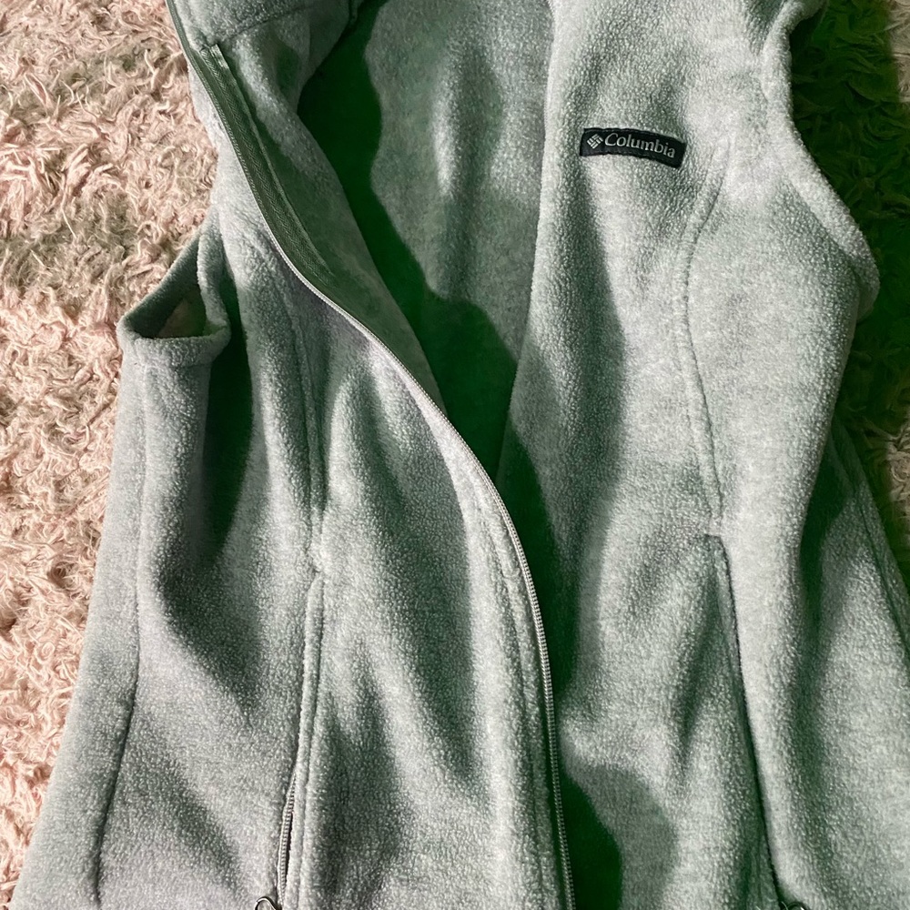 Columbia vest